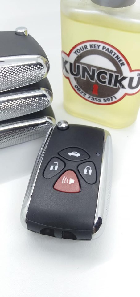 Flip key Toyota Camry 4 tombol